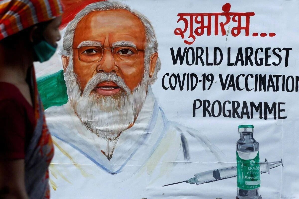 Coronavirus in India: ભારતમાં કુલ 10,43,534 લોકોને કોરોના વેક્સીનેશન કાર્યક્રમ હેઠળ પહેલો ડોઝ આપવામાં આવી ચૂક્યો છે. પરંતુ છેલ્લા થોડાક દિવસમાં કોરોના સંક્રમિતના કેસોમાં આંશિક વધારો પણ જોવા મળ્યો છે. પણ રાહતની વાત એ છે કે રિકવરી રેટ વધતાં મૃત્યુઆંક 200થી નીચે આવી ગયો છે. શુક્રવારે કેન્દ્રીય સ્વાસ્થ્ય વિભાગ દ્વારા જાહેર કરવામાં આવેલા આંકડાઓ મુજબ, છેલ્લા 24 કલાકમાં દેશમાં 14,545 નવા પોઝિટિવ કેસો નોંધાયા છે. આ ઉપરાંત કોવિડ-19 (COVID-19)ના કારણે 163 દર્દીઓએ પોતાના જીવ ગુમાવ્યા છે. દેશમાં હવે કુલ સંક્રમિતોની સંખ્યા વધીને 1,06,25,428 થઈ ગઈ છે. (પ્રતીકાત્મક તસવીર) Coronavirus in India: ભારતમાં કુલ 10,43,534 લોકોને કોરોના વેક્સીનેશન કાર્યક્રમ હેઠળ પહેલો ડોઝ આપવામાં આવી ચૂક્યો છે. પરંતુ છેલ્લા થોડાક દિવસમાં કોરોના સંક્રમિતના કેસોમાં આંશિક વધારો પણ જોવા મળ્યો છે. પણ રાહતની વાત એ છે કે રિકવરી રેટ વધતાં મૃત્યુઆંક 200થી નીચે આવી ગયો છે. શુક્રવારે કેન્દ્રીય સ્વાસ્થ્ય વિભાગ દ્વારા જાહેર કરવામાં આવેલા આંકડાઓ મુજબ, છેલ્લા 24 કલાકમાં દેશમાં 14,545 નવા પોઝિટિવ કેસો નોંધાયા છે. આ ઉપરાંત કોવિડ-19 (COVID-19)ના કારણે 163 દર્દીઓએ પોતાના જીવ ગુમાવ્યા છે. દેશમાં હવે કુલ સંક્રમિતોની સંખ્યા વધીને 1,06,25,428 થઈ ગઈ છે. (પ્રતીકાત્મક તસવીર)