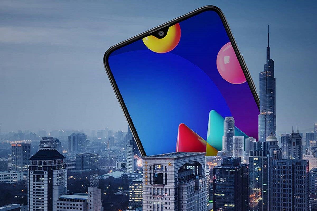 સેમસંગ (Samsung) આજે 7 જાન્યુઆરીના ((7 January) રોજ પોતાનો સ્માર્ટફોન ગેલેક્સી M02s (Galaxy M02s) ભારતમાં લૉન્ચ કરવા તૈયાર છે. કંપનીએ એમેઝોન ઇન્ડિયા પર ફોનની માઇક્રોસાઇટ બનાવી છે. જેનાથી ખબર પડે છે કે, આ નવા ફોનને બપોરે એક વાગ્યા સુધી લોન્ચ કરવામાં આવશે. કંપનીએ ફોનની સાથે ‘Get ready to Max up ટેગલાઇન રાખી છે. આવનારો આ ફોન ગેલેક્સી એમ-સિરીઝનો લાઇનઅપ છે. એમેઝોન ઇન્ડિયા પરના માઇક્રો સાઈટ પરથી ફોનના કેટલાક ફિચર્સનો અંદાજો લગાવી શકાય છે. પ્રાપ્ત માહિતી અનુસાર, આવનારા નવા ફોનના ડિસ્પ્લેમાં 6.5 ઇંચનો Infinity V-ડિસ્પ્લે આપવામાં આવી રહ્યો છે, જેમાં યુઝર્સને શ્રેષ્ઠ અનુભવ મળશે. સેમસંગ (Samsung) આજે 7 જાન્યુઆરીના ((7 January) રોજ પોતાનો સ્માર્ટફોન ગેલેક્સી M02s (Galaxy M02s) ભારતમાં લૉન્ચ કરવા તૈયાર છે. કંપનીએ એમેઝોન ઇન્ડિયા પર ફોનની માઇક્રોસાઇટ બનાવી છે. જેનાથી ખબર પડે છે કે, આ નવા ફોનને બપોરે એક વાગ્યા સુધી લોન્ચ કરવામાં આવશે. કંપનીએ ફોનની સાથે ‘Get ready to Max up ટેગલાઇન રાખી છે. આવનારો આ ફોન ગેલેક્સી એમ-સિરીઝનો લાઇનઅપ છે. એમેઝોન ઇન્ડિયા પરના માઇક્રો સાઈટ પરથી ફોનના કેટલાક ફિચર્સનો અંદાજો લગાવી શકાય છે. પ્રાપ્ત માહિતી અનુસાર, આવનારા નવા ફોનના ડિસ્પ્લેમાં 6.5 ઇંચનો Infinity V-ડિસ્પ્લે આપવામાં આવી રહ્યો છે, જેમાં યુઝર્સને શ્રેષ્ઠ અનુભવ મળશે.