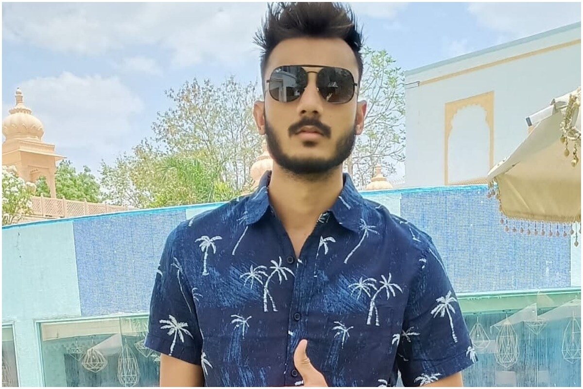 અક્ષર પટેલે ઇંગ્લેન્ડ સામેની બંને મેચમાં પાંચ વિકેટ મેળવનારા ત્રીજા બૉલર બની ગયા છે. તેના પહેલાં લક્ષ્મણ શિવારામાકૃષ્ણન અને રવિચંદ્ર અશ્વિને પણ આ કારનામો કરેલો છે. પ્રથમ ઇનિંગમાં અક્ષર પટેલે ઇંગ્લેન્ડ સામેની બંને મેચમાં પાંચ વિકેટ મેળવનારા ત્રીજા બૉલર બની ગયા છે. તેના પહેલાં લક્ષ્મણ શિવારામાકૃષ્ણન અને રવિચંદ્ર અશ્વિને પણ આ કારનામો કરેલો છે. પ્રથમ ઇનિંગમાં