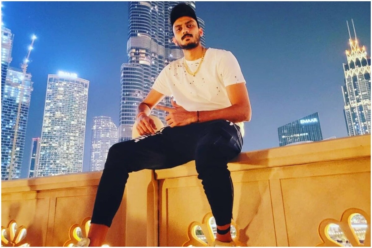 અક્ષર પટેલ બીજા એવા ભારતીય બૉલર છે જેણે પોતાના કરિયરની બંને ટેસ્ટમાં 3 વાર પાંચ વિકેટ મેળવવાનો રેકોર્ડ સ્થાપિત કર્યો છે. અગાઉ આ કારનામો નરેન્દ્ર હિરવાની પણ કરી ચુક્યા છે. અક્ષર પટેલ બીજા એવા ભારતીય બૉલર છે જેણે પોતાના કરિયરની બંને ટેસ્ટમાં 3 વાર પાંચ વિકેટ મેળવવાનો રેકોર્ડ સ્થાપિત કર્યો છે. અગાઉ આ કારનામો નરેન્દ્ર હિરવાની પણ કરી ચુક્યા છે.