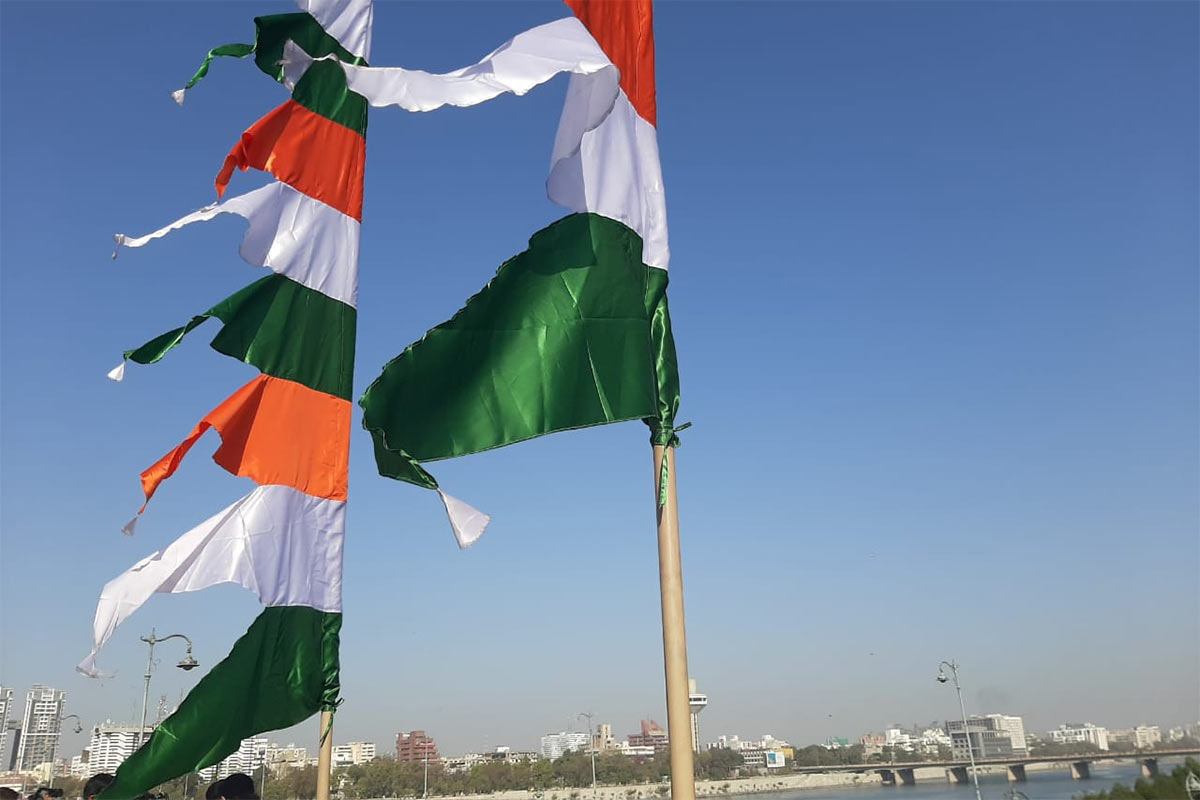 અમદાવાદ માણેકચોક સ્થિત ગુરુ માણેકનાથજી સમાધિ સ્થળે આજે પણ સંતના દર્શનાર્થે લોકો આવે છે. અમદાવાદ સોની બજાર ગુરુ માણેકનાથજીની સમાધિ આસપાસના વિસ્તારમાં શરૂ કરવામાં આવી હતી. દેશની સૌથી પ્રાચીન શેરબજારની ઇમારત માણેકચોક વિસ્તારમાં જ બાંધવામાં આવી હતી. આ બંને વાત શ્રધ્ધાના પ્રતિક સમાન છે. અમદાવાદ માણેકચોક સ્થિત ગુરુ માણેકનાથજી સમાધિ સ્થળે આજે પણ સંતના દર્શનાર્થે લોકો આવે છે. અમદાવાદ સોની બજાર ગુરુ માણેકનાથજીની સમાધિ આસપાસના વિસ્તારમાં શરૂ કરવામાં આવી હતી. દેશની સૌથી પ્રાચીન શેરબજારની ઇમારત માણેકચોક વિસ્તારમાં જ બાંધવામાં આવી હતી. આ બંને વાત શ્રધ્ધાના પ્રતિક સમાન છે.