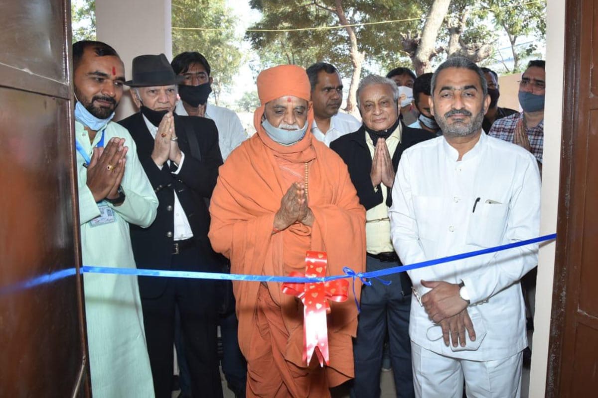 આ પ્રસંગે અતિથિ વિશેષ તરીકે ઊપસ્થિત પ્રખ્યાત વાર્તાકાર રજનીકુમાર પંડ્યાએ જણાવ્યું હતું કે, જગદીશ ત્રિવેદી સામાન્ય માણસમાંથી ઉદાર સમાજ સેવક થયો એ વિકાસ અભિનંદનીય છે. આ પ્રસંગે અતિથિ વિશેષ તરીકે ઊપસ્થિત પ્રખ્યાત વાર્તાકાર રજનીકુમાર પંડ્યાએ જણાવ્યું હતું કે, જગદીશ ત્રિવેદી સામાન્ય માણસમાંથી ઉદાર સમાજ સેવક થયો એ વિકાસ અભિનંદનીય છે.