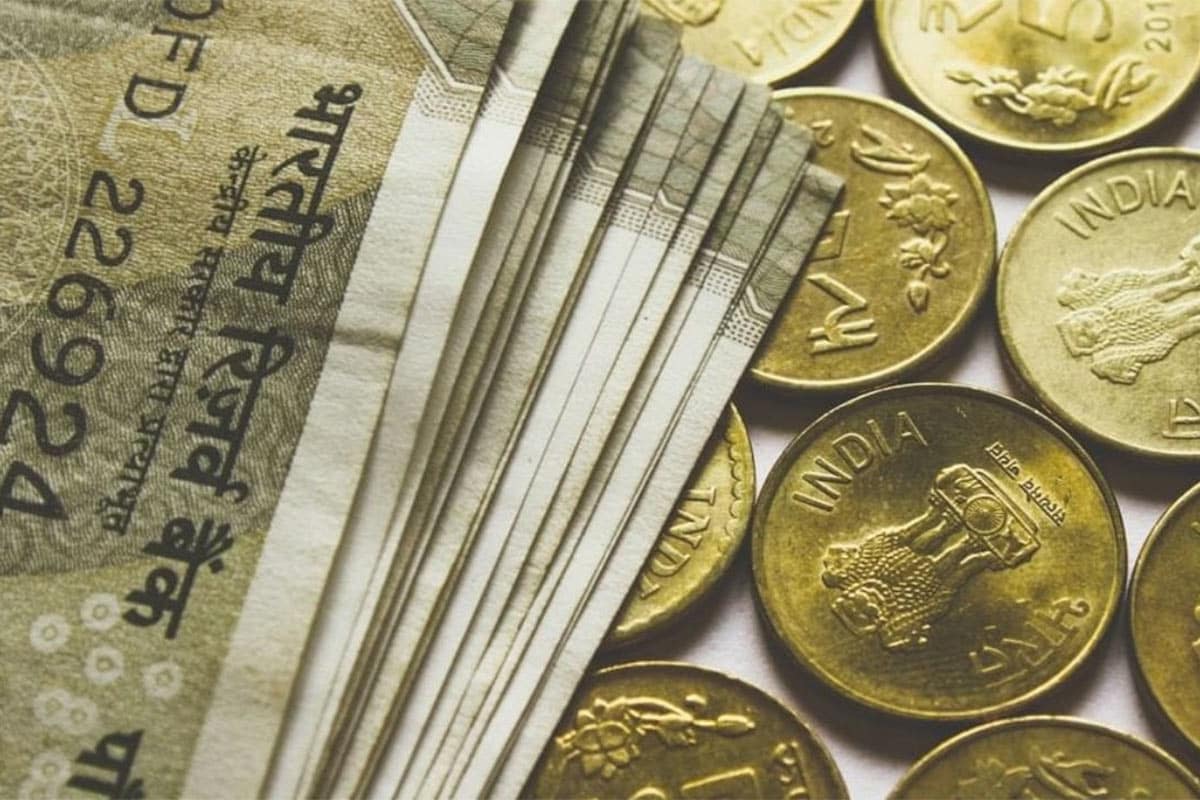 Mirae Asset Midcap Fund-Reg(G) : જાન્યુઆરી 2021માં આ યોજનામાં 3.73 ટકાનો વધારો થયો હતો. 11 ફેબ્રુઆરી સુધીમાં તેની નેટ એસેટ વેલ્યુ (NAV) રૂ. 16.23 હતી. આ ફંડ મધ્યમ કદની કંપનીઓમાં રોકાણ કરે છે. ભારતીય શેરોમાં તેનું 99.51% રોકાણ છે, જેમાં 17.09% લાર્જ કેપમાં, 60.78% મિડકેપમાં છે અને સ્મોલકેપ શેરોમાં 18.03% રોકાણ છે. Mirae Asset Midcap Fund-Reg(G) : જાન્યુઆરી 2021માં આ યોજનામાં 3.73 ટકાનો વધારો થયો હતો. 11 ફેબ્રુઆરી સુધીમાં તેની નેટ એસેટ વેલ્યુ (NAV) રૂ. 16.23 હતી. આ ફંડ મધ્યમ કદની કંપનીઓમાં રોકાણ કરે છે. ભારતીય શેરોમાં તેનું 99.51% રોકાણ છે, જેમાં 17.09% લાર્જ કેપમાં, 60.78% મિડકેપમાં છે અને સ્મોલકેપ શેરોમાં 18.03% રોકાણ છે.