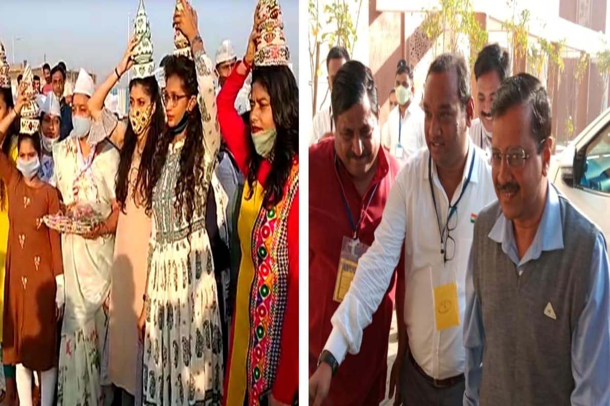 કેજરીવાલે આપના ચૂંટાયેલા કોર્પોરેટરોને સંબોધતા જણાવ્યું હતું કે 'એમના 97 સદસ્યો છે. આમ આદમી પાર્ટીના તમે 27 સભ્યો છો પરંતુ આપનો એક એક વ્યક્તિ એમના દસ દસ વ્યક્તિને ભારે પડશે. ખોટું કરતા નહીં અને ખોટું કરવા દેતા નહીં અને જો કોઈ ખોટું કરે તો તેમને નાની યાદ દેવડાવી દેજો' કેજરીવાલે આપના ચૂંટાયેલા કોર્પોરેટરોને સંબોધતા જણાવ્યું હતું કે 'એમના 97 સદસ્યો છે. આમ આદમી પાર્ટીના તમે 27 સભ્યો છો પરંતુ આપનો એક એક વ્યક્તિ એમના દસ દસ વ્યક્તિને ભારે પડશે. ખોટું કરતા નહીં અને ખોટું કરવા દેતા નહીં અને જો કોઈ ખોટું કરે તો તેમને નાની યાદ દેવડાવી દેજો'