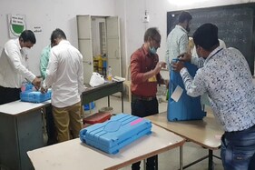 સ્થાનિક સ્વરાજની ચૂંટણી : નગરપાલિકામાં 54.82, જિલ્લા-તાલુકા પંચાયતમાં 63 ટકા મતદાન