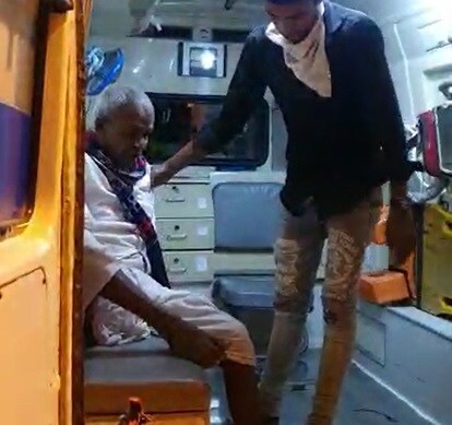 ઇજાગ્રસ્તોને હાથપગ ભાંગી જતા સંતરામપુરની કોટેજ હૉસ્પિટલમાં લઈ આવવામાં આવ્યા હતા. જ્યાં પીડિતોએ ભારતીય જનતા પાર્ટીના ઉમેદવારે હુમલો કર્યો હોવાનો આક્ષેપ કરતા ખળભળતચા મચી ગયો હતો. ઇજાગ્રસ્તોને હાથપગ ભાંગી જતા સંતરામપુરની કોટેજ હૉસ્પિટલમાં લઈ આવવામાં આવ્યા હતા. જ્યાં પીડિતોએ ભારતીય જનતા પાર્ટીના ઉમેદવારે હુમલો કર્યો હોવાનો આક્ષેપ કરતા ખળભળતચા મચી ગયો હતો.