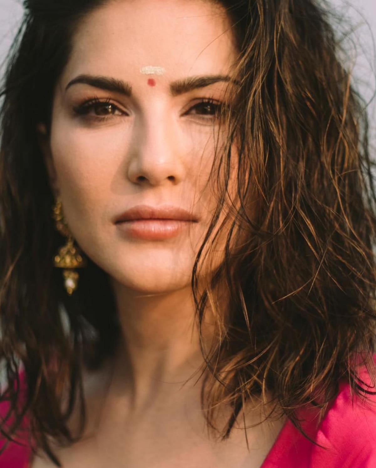 આપને જણાવી દઇએ કે, સની લિયોન (Sunny Leone Video) જલદી જ ફિલ્મ 'કોકા કોલા', 'રંગીલા' અને 'વીરમાદેવી'માં નજર આવશે. આ સાથે જ સની લિયોન જલ્દી જ 'એમએક્સ પ્લેયર' પર રિલીઝ થવાની છે એક્શન સીરીઝ અનામિકા પણ નજર આવશે. (PHOTO: Instagram/SunnyLeone) આપને જણાવી દઇએ કે, સની લિયોન (Sunny Leone Video) જલદી જ ફિલ્મ 'કોકા કોલા', 'રંગીલા' અને 'વીરમાદેવી'માં નજર આવશે. આ સાથે જ સની લિયોન જલ્દી જ 'એમએક્સ પ્લેયર' પર રિલીઝ થવાની છે એક્શન સીરીઝ અનામિકા પણ નજર આવશે. (PHOTO: Instagram/SunnyLeone)