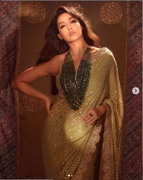 <br />આપને જણાવી દઇએ કે, નોરા આજે તેનાં જીવનમાં એક સફળ ડાન્સર થઇ ગઇ છે તેની પાસે કામની કોઇ જ કમી નથી. ગત દિવસોમાં તે ડાન્સ રિયાલિટી શોમાં જજ તરીકે નજર આવી. ફક્ત થોડા જ મહિનાઓમાં નોરાએ આ શોની ટીમ અને દર્શકોનું દિલ જીતી લીધુ હતું. <br />આપને જણાવી દઇએ કે, નોરા આજે તેનાં જીવનમાં એક સફળ ડાન્સર થઇ ગઇ છે તેની પાસે કામની કોઇ જ કમી નથી. ગત દિવસોમાં તે ડાન્સ રિયાલિટી શોમાં જજ તરીકે નજર આવી. ફક્ત થોડા જ મહિનાઓમાં નોરાએ આ શોની ટીમ અને દર્શકોનું દિલ જીતી લીધુ હતું.