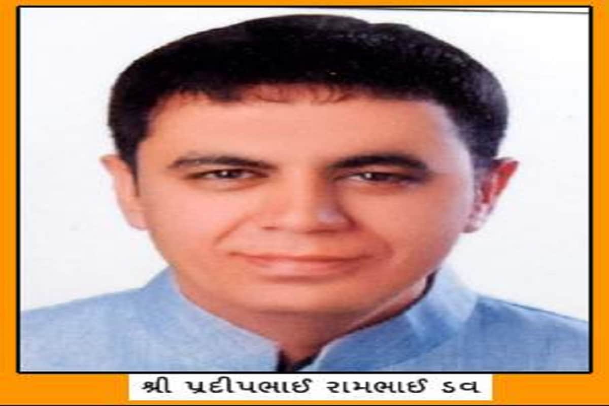 જો કે પૂર્વ ધારાસભ્ય ભાનુબેન બાબરિયાને પ્રથમ ટર્મમાં કોઈ પદ અપાશે કે બીજી ટર્મમાં મેયરની ખુરશી મળશે તેને લઈ અનેક અટકળો ચાલી રહી છે. ચૂંટણીમાં 72 માંથી 68 બેઠકો મેળવી ભાજપે વિરોધપક્ષ કોંગ્રેસને હાંસિયામાં ધકેલી દીધી છે. આગામી માર્ચ મહિનાના પ્રારંભે આચારસંહિતા પૂર્ણ થતાં જ રાજકોટના નવા મેયર સહિતના પદાધિકારીઓની વરણી થશે અને નવી બોડીની રચના થશે. ભાજપની પ્રણાલિકા મુજબ રાજકોટ કોર્પોરેશનના નવા મેયર માટે ભાજપના હાઈકમાંડ દ્વારા અંતિમ નિર્ણય કરવામાં આવશે. જો કે પૂર્વ ધારાસભ્ય ભાનુબેન બાબરિયાને પ્રથમ ટર્મમાં કોઈ પદ અપાશે કે બીજી ટર્મમાં મેયરની ખુરશી મળશે તેને લઈ અનેક અટકળો ચાલી રહી છે. ચૂંટણીમાં 72 માંથી 68 બેઠકો મેળવી ભાજપે વિરોધપક્ષ કોંગ્રેસને હાંસિયામાં ધકેલી દીધી છે. આગામી માર્ચ મહિનાના પ્રારંભે આચારસંહિતા પૂર્ણ થતાં જ રાજકોટના નવા મેયર સહિતના પદાધિકારીઓની વરણી થશે અને નવી બોડીની રચના થશે. ભાજપની પ્રણાલિકા મુજબ રાજકોટ કોર્પોરેશનના નવા મેયર માટે ભાજપના હાઈકમાંડ દ્વારા અંતિમ નિર્ણય કરવામાં આવશે.