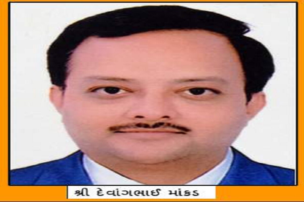 જેમાં વોર્ડ નંબર 4 માંથી વિજેતા થયેલા ડોક્ટર દર્શનાબેન પંડ્યાનું નામ મોખરે છે. આ ઉપરાંત પાટીદાર સમાજનાં પ્રતિનિધિ વોર્ડ નંબર 10 નાં મહિલા કોર્પોરેટર જ્યોત્સનાબેન ટીલાળાનું નામ પણ મહિલા ડેપ્યુટી મેયર તરીકે ચર્ચાઈ રહ્યું છે. આ ઉપરાંત વોર્ડ નંબર 1માંથી ચૂંટાયેલા ભાજપના મહિલા કોર્પોરેટર અને પૂર્વ ધારાસભ્ય એવા ભાનુબેન બાબરિયાનું નામ પણ આ પદ માટે ચર્ચાઇ રહ્યું છે. જો કે મેયરની બીજી ટર્મ મહિલા અનામત હોય આ દ્રીતીય ટર્મમાં મેયર તરીકે અત્યારથી જ ભાનુબેન બાબરિયાને અનામત રાખવામા આવે તેવી ચર્ચાઓ હાલ રાજકોટ ભાજપના અંતરંગ વર્તુળમાં ચાલી રહી છે. જેમાં વોર્ડ નંબર 4 માંથી વિજેતા થયેલા ડોક્ટર દર્શનાબેન પંડ્યાનું નામ મોખરે છે. આ ઉપરાંત પાટીદાર સમાજનાં પ્રતિનિધિ વોર્ડ નંબર 10 નાં મહિલા કોર્પોરેટર જ્યોત્સનાબેન ટીલાળાનું નામ પણ મહિલા ડેપ્યુટી મેયર તરીકે ચર્ચાઈ રહ્યું છે. આ ઉપરાંત વોર્ડ નંબર 1માંથી ચૂંટાયેલા ભાજપના મહિલા કોર્પોરેટર અને પૂર્વ ધારાસભ્ય એવા ભાનુબેન બાબરિયાનું નામ પણ આ પદ માટે ચર્ચાઇ રહ્યું છે. જો કે મેયરની બીજી ટર્મ મહિલા અનામત હોય આ દ્રીતીય ટર્મમાં મેયર તરીકે અત્યારથી જ ભાનુબેન બાબરિયાને અનામત રાખવામા આવે તેવી ચર્ચાઓ હાલ રાજકોટ ભાજપના અંતરંગ વર્તુળમાં ચાલી રહી છે.