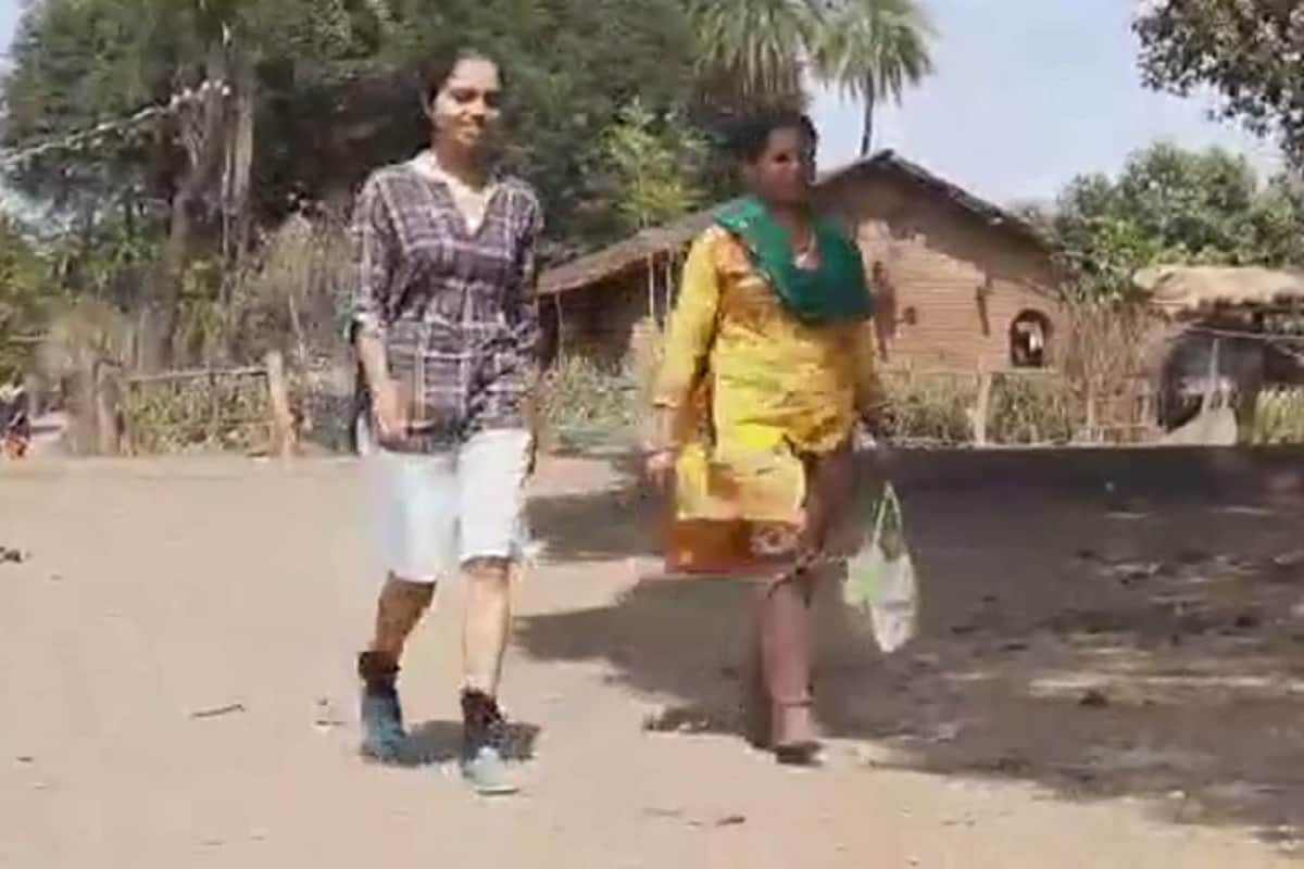 વિશેષ કરીને ડાંગી ડાન્સ, આસામનુ બીહુ નૃત્ય, મહારાષ્ટ્રની લાવણી, રાજસ્થાનનુ ઘુમર જેવી પરંપરાગત નૃત્ય શૈલી ઉપરાંત અર્બન ડાન્સ સ્ટાઇલમા પણ નિપુણતા ધરાવતી આ યુવતી, અંતરિયાળ વિસ્તારના બાળકોમા રહેલી પ્રતિભાને બહાર લાવી શકાય તે માટે અંતરિયાળ વિસ્તારમા રહીને ફિલ્મ નિર્માણની બારીકીઓ "સીનેવિદ્યા વર્કશોપ" ના માધ્યમથી ગ્રામ્ય બાળકોને શીખવી રહી છે. વિશેષ કરીને ડાંગી ડાન્સ, આસામનુ બીહુ નૃત્ય, મહારાષ્ટ્રની લાવણી, રાજસ્થાનનુ ઘુમર જેવી પરંપરાગત નૃત્ય શૈલી ઉપરાંત અર્બન ડાન્સ સ્ટાઇલમા પણ નિપુણતા ધરાવતી આ યુવતી, અંતરિયાળ વિસ્તારના બાળકોમા રહેલી પ્રતિભાને બહાર લાવી શકાય તે માટે અંતરિયાળ વિસ્તારમા રહીને ફિલ્મ નિર્માણની બારીકીઓ "સીનેવિદ્યા વર્કશોપ" ના માધ્યમથી ગ્રામ્ય બાળકોને શીખવી રહી છે.