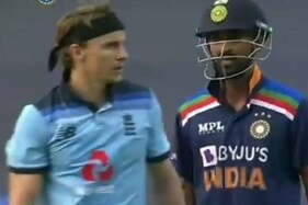 IND VS ENG: કૃણાલ પંડ્યા ઈંગ્લેન્ડના બોલર ટોમ કર્રન પર ભડક્યો, અમ્પાયરે વચ્ચે પડી કરી મધ્યસ્થી