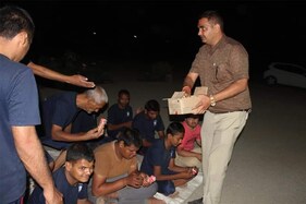 સુરતમાં કોરોનાના વિસ્ફોટ વચ્ચે નવા ચૂંટાયેલા નગરસેવકે નિયમો નેવે મૂકી જન્મ દિવસ ઉજવ્યો