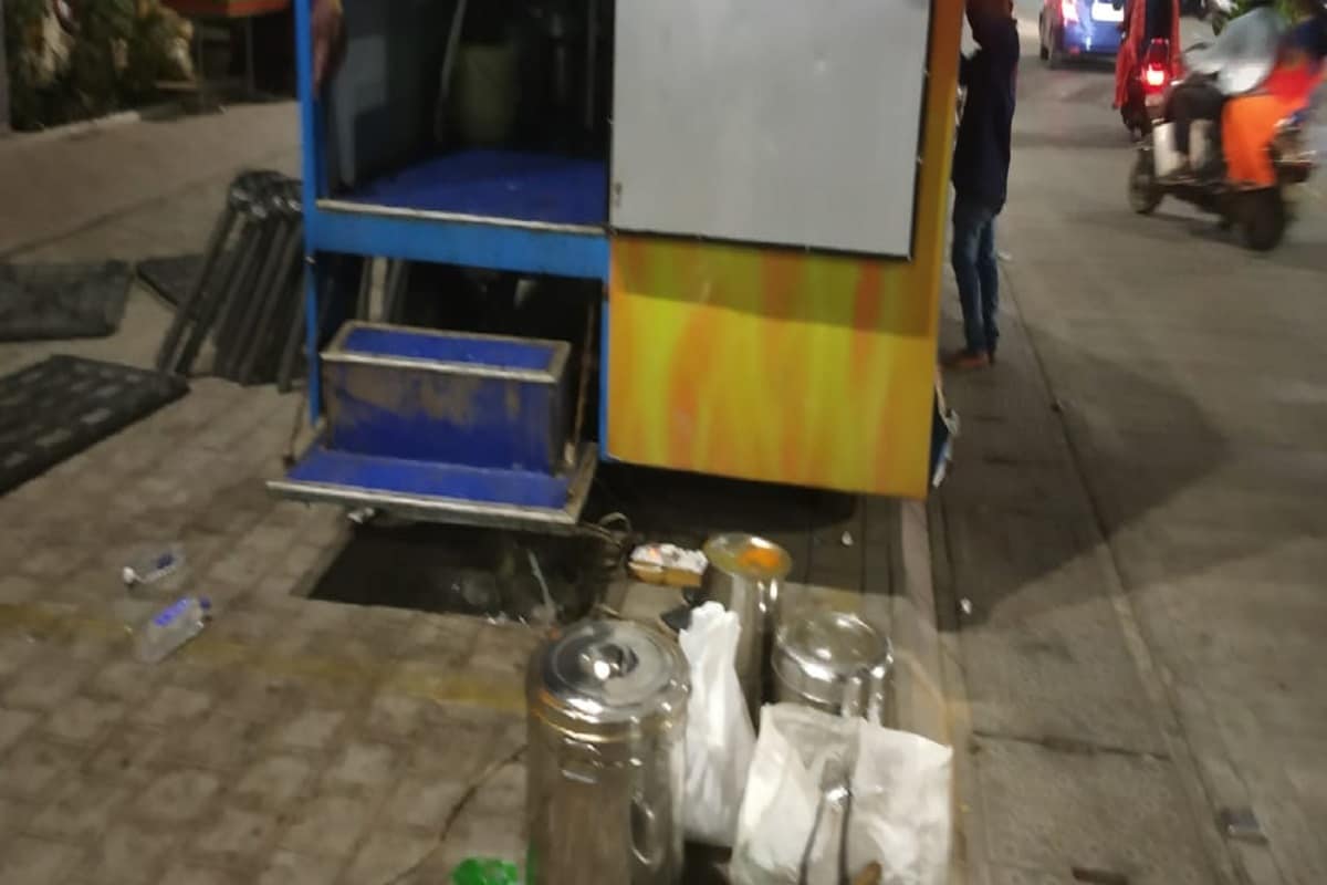 અમદાવાદ શહેરમાં કોરોના કેસમાં વધારો છે. શહેરમાં નવા 9 વિસ્તારનો માઇક્રો કન્ટેનમેન્ટ ઝોનમાં સમાવેશ કરાયો છે. આ સાથે શહેરમાં 54 માઇક્રો કન્ટેનમેન્ટ ઝોન છે. અમદાવાદ શહેરમાં કોરોના કેસમાં વધારો છે. શહેરમાં નવા 9 વિસ્તારનો માઇક્રો કન્ટેનમેન્ટ ઝોનમાં સમાવેશ કરાયો છે. આ સાથે શહેરમાં 54 માઇક્રો કન્ટેનમેન્ટ ઝોન છે.