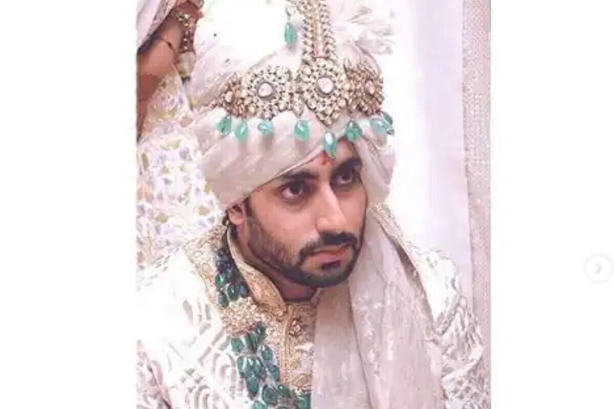  હાલની જ વાત કરીએ તો, અમિતાભ બચ્ચન રુમી જાફરી દ્વારા નિર્દેશિત ફિલ્મ ચેહરેમાં નજર આવશે. આ ફિલ્મ રિલીઝ માટે તૈયાર છે. (PHOTO:@BombayTimes)