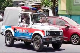 સુરત : કર્ફ્યૂમાં ઘરમાંથી કાઢી મૂકાયેલા વૃદ્ધને માત્ર 3 મિનિટમાં પોલીસની મદદ મળી, જાણો પછી શું થયું