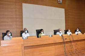 રાજ્યમાં Covid-19 માટે નવી ગાઇડલાઇન: જુઓ શું કરવું અને શું ના કરવું? તજજ્ઞ ડોક્ટરોએ જણાવી તમામ હકિકત