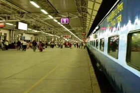 ઉચ્ચ અધિકારીઓ માસ્ક દંડ અંગે દમ મારે છે તો ગુજરાત રેલવે પોલીસ દંડ વસૂલવામાં અજીબ દુવિધામાં મૂકાઈ