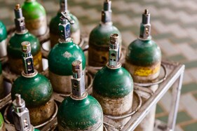 ઑક્સીજનનો પુરવઠો રોકનારને 'અમે લટકાવી દઈશું': દિલ્હી હાઈકોર્ટ