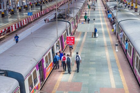 Coronavirus: ગુજરાત સહિત આ છ રાજ્યમાંથી મહારાષ્ટ્ર આવતા લોકો માટે નેગેટિવ RT-PCR રિપોર્ટ ફરજિયાત