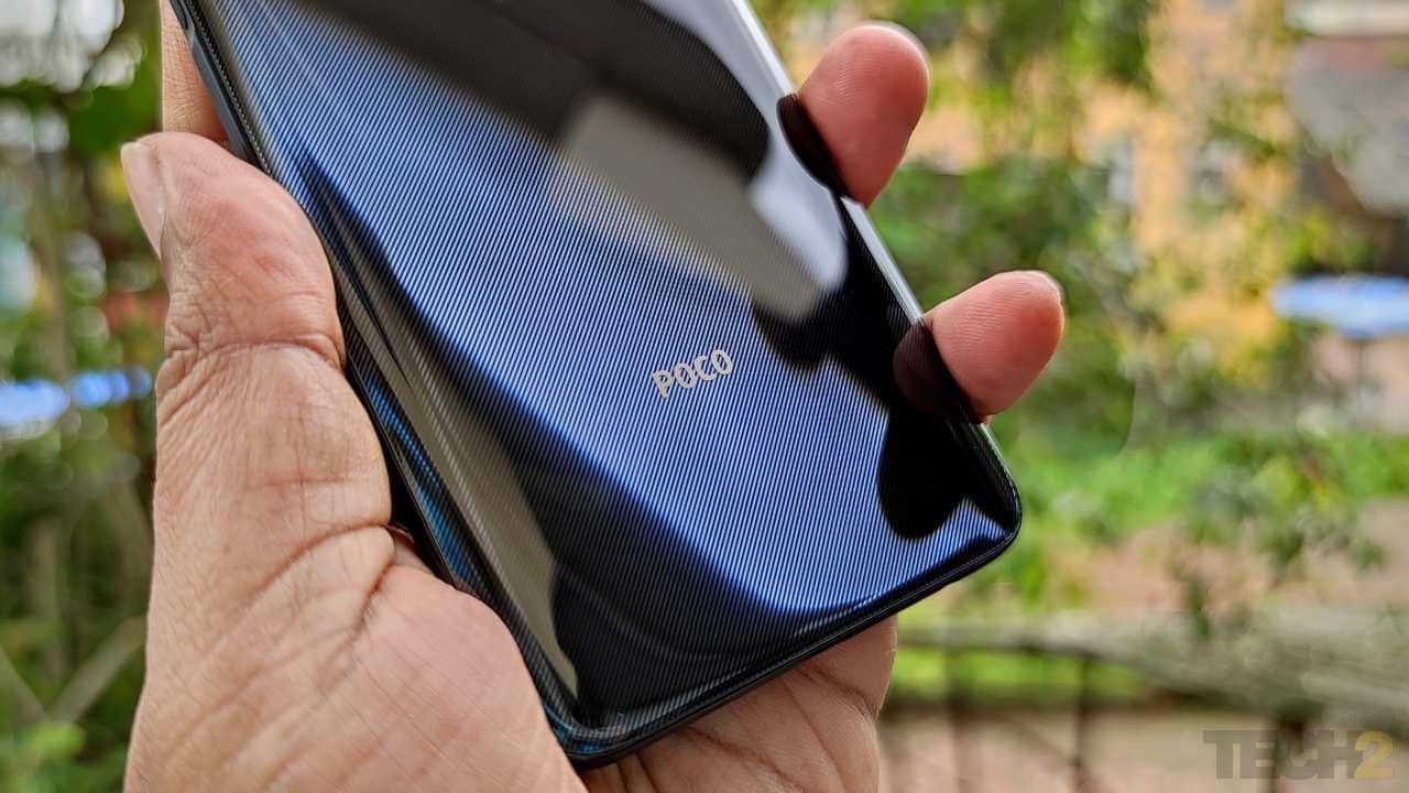Poco X3 પ્રો સ્માર્ટફોનમાં 6.7 ઇંચની FHD+ LCD ડિસ્પ્લે છે, જે 120 હર્ટ્ઝ રિફ્રેશ રેટ, 240 હર્ટ્ઝ ટચ રિસ્પોન્સ, 45 નાઇટ બ્રાઇટનેસ અને ગોરીલા ગ્લાસ 6 પ્રોટેક્શન સાથે આવે છે. ફોનમાં ક્યુઅલકોમ સ્નેપડ્રેગન 860 પ્રોસેસર છે, જે 8 જીબી રેમ અને 128 જીબી સ્ટોરેજ સાથે આવે છે. ફોનમાં 5,160mAhની બેટરી અને 33Wનું ચાર્જિંગ છે. સ્માર્ટફોનમાં ક્વાડ રીઅર કેમેરા સેટઅપ છે, જેનું મુખ્ય લેન્સ 48 એમપી છે. આ સિવાય 8 એમપી સેકન્ડરી લેન્સ અને 2 એમપી લેન્સ આપવામાં આવ્યા છે. ફ્રન્ટમાં 20 એમપી કેમેરા છે. Poco X3 પ્રો સ્માર્ટફોનમાં 6.7 ઇંચની FHD+ LCD ડિસ્પ્લે છે, જે 120 હર્ટ્ઝ રિફ્રેશ રેટ, 240 હર્ટ્ઝ ટચ રિસ્પોન્સ, 45 નાઇટ બ્રાઇટનેસ અને ગોરીલા ગ્લાસ 6 પ્રોટેક્શન સાથે આવે છે. ફોનમાં ક્યુઅલકોમ સ્નેપડ્રેગન 860 પ્રોસેસર છે, જે 8 જીબી રેમ અને 128 જીબી સ્ટોરેજ સાથે આવે છે. ફોનમાં 5,160mAhની બેટરી અને 33Wનું ચાર્જિંગ છે. સ્માર્ટફોનમાં ક્વાડ રીઅર કેમેરા સેટઅપ છે, જેનું મુખ્ય લેન્સ 48 એમપી છે. આ સિવાય 8 એમપી સેકન્ડરી લેન્સ અને 2 એમપી લેન્સ આપવામાં આવ્યા છે. ફ્રન્ટમાં 20 એમપી કેમેરા છે.