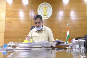 વલસાડ : મંગળવારથી વલસાડ જિલ્લામાં 10 દિવસ સંપૂર્ણ Lockdown, આવશ્યક સેવાઓ જ રહેશે ચાલુ