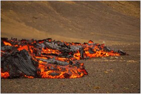 આઇસલેન્ડમાં ફાટેલા જ્વાળામુખીમાંથી ફરીથી નીકળવા લાગ્યો લાવા, જુઓ વીડિયો