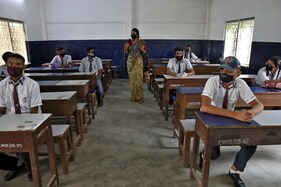 Big news: સોમવારે 5 એપ્રિલથી રાજ્યમાં 1થી 9 ધોરણનું ઓફલાઈન શિક્ષણ બંધ કરવા આદેશ