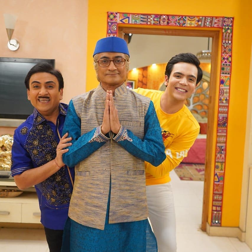 આ શોમાં જેઠાલાલના બાબુ જી એટલે કે અમિત ભટ્ટ 'ચંપક ચાચા' ની ભૂમિકા નિભાવી રહ્યા છે. જે એપિસોડ દીઠ 35 હજાર લે છે. બાબુજીએ પોતાના પાત્રથી લોકોના હૃદયમાં વિશેષ સ્થાન બનાવ્યું છે. (ફોટો સૌજન્ય: amitbhattmkoc/ Instagram) આ શોમાં જેઠાલાલના બાબુ જી એટલે કે અમિત ભટ્ટ 'ચંપક ચાચા' ની ભૂમિકા નિભાવી રહ્યા છે. જે એપિસોડ દીઠ 35 હજાર લે છે. બાબુજીએ પોતાના પાત્રથી લોકોના હૃદયમાં વિશેષ સ્થાન બનાવ્યું છે. (ફોટો સૌજન્ય: amitbhattmkoc/ Instagram)