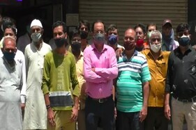 રાજકોટ : અડધું લોકડાઉન મંજૂર નથી, સંપૂર્ણ લોકડાઉન રાખો અથવા તો બધી દુકાનો ખુલ્લી રાખો