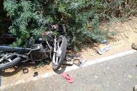 અમદાવાદથી પાલનપુર લાયસન્સ કઢાવવા જતા બાઇક પરનો કાબુ ગુમાવતા યુવકનું નીપજ્યું મોત 