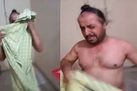 વિધવા મહિલા સાથે દુષ્કર્મ કરતા CIA સ્ટાફના ASIને લોકોએ રંગેહાથ ઝડપ્યો, VIDEO કર્યો વાયરલ