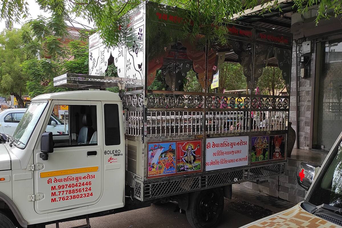  પ્રવીણભાઈનું કહેવું છે કે કોરોનાકાળમાં મિત્રના પરિજનનુ અવસાન થતા સ્મશાને જતા ખ્યાલ આવ્યો કે પ્રાઇવેટ શબવાહીની અને એમ્બ્યુલન્સ માટે હજારો રૂપિયા ખંખેરવામા આવી રહ્યા છે ઉપરાંત 108 પણ સમયસર મળતી નહતી.