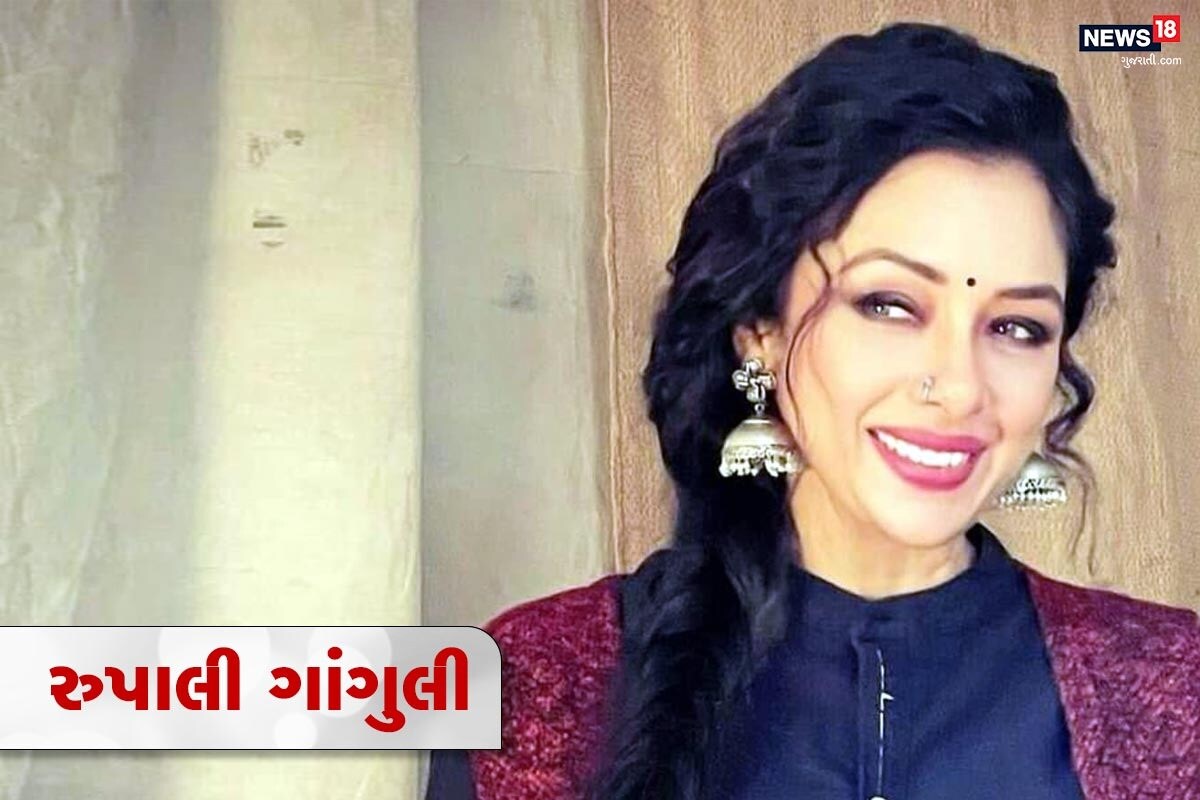 રુપાલી ગાંગુલી (Rupali Ganguly)- હાલમાં અનુપમાનાં પાત્રમાં રુપાલી એ હદે ઢળી ગઇ છે કે, તેનાં સીવાય અન્ય કોઇ આ પાત્રમાં જામે જ નહીં. તો આ પાત્ર માટે એક દિવસનાં એપિસોડનાં સાહિઠ હજાર રૂપિયા રુપાલી ચાર્જ કરે છે. આ માટે વન્સ ઇન અ લાઇફટાઇમ ઓપરચ્યૂનિટીવાળી સ્થિતિ હતી. રુપાલી ગાંગુલી (Rupali Ganguly)- હાલમાં અનુપમાનાં પાત્રમાં રુપાલી એ હદે ઢળી ગઇ છે કે, તેનાં સીવાય અન્ય કોઇ આ પાત્રમાં જામે જ નહીં. તો આ પાત્ર માટે એક દિવસનાં એપિસોડનાં સાહિઠ હજાર રૂપિયા રુપાલી ચાર્જ કરે છે. આ માટે વન્સ ઇન અ લાઇફટાઇમ ઓપરચ્યૂનિટીવાળી સ્થિતિ હતી.