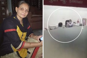 ખુરશી મોહ: સુરતમાં ભાજપના નગરસેવિકા ડેપ્યુટી કમિશનરની ખુરશીમાં બેસી ગયા!