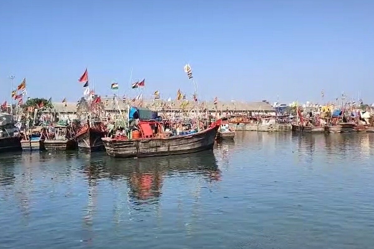 Cyclone Tauktae : ગીરસોમનાથનાં 3 શહેર-24 ગામડાં એલર્ટ પર, સ્થળાંતર પહેલાં થશે COVID ટેસ્ટ