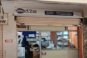 રાજકોટ : કોરોના કાળમાં કાળાબજારી પૂરજોશમાં? ઓનકોવેક ફાર્મા એજન્સીમાંથી નકલી ફેબી ફ્લૂ દવાનો જથ્થો ઝડપાયો