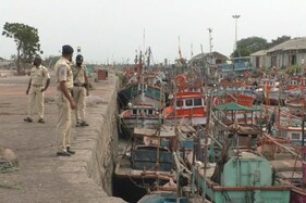 Tauktae વાવાઝોડાને કારણે જામનગરનાં બંદર પર મરીન કમાન્ડો તૈનાત, અવર-જવર બંધ કરાઇ