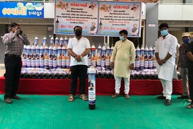 ડીસાના ધારાસભ્ય શશીકાંત પંડ્યાએ જન્મ દિવસની અનોખી રીતે ઉજવણી કરી