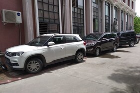 રાજકોટ: સસ્તા ભાવે ખરીદો બ્રાન્ડેડ મોંઘીદાટ ઓટોમેટિક કાર! ક્રાઈમ બ્રાન્ચે ઝડપી પાડ્યું મોટું કૌભાંડ