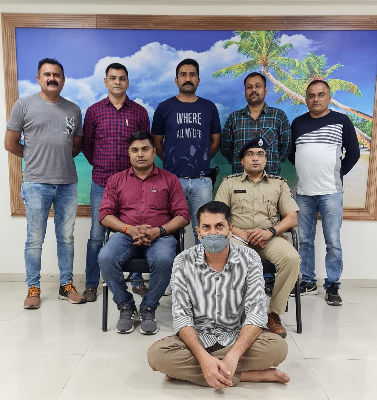 કમલેશભાઈ એક કર્મકાંડી બ્રાહ્મણ હોય જેના કારણે કર્મકાંડ કરતા બ્રાહ્મણો દ્વારા કમલેશભાઈના હત્યારાઓ તાત્કાલિક અસરથી પકડાય તેમ જ કમલેશભાઈ અને તેમના પરિવારને તાત્કાલિક ન્યાય મળે તે માટેની માગણી પણ કરવામાં આવી હતી. કમલેશભાઈ એક કર્મકાંડી બ્રાહ્મણ હોય જેના કારણે કર્મકાંડ કરતા બ્રાહ્મણો દ્વારા કમલેશભાઈના હત્યારાઓ તાત્કાલિક અસરથી પકડાય તેમ જ કમલેશભાઈ અને તેમના પરિવારને તાત્કાલિક ન્યાય મળે તે માટેની માગણી પણ કરવામાં આવી હતી.