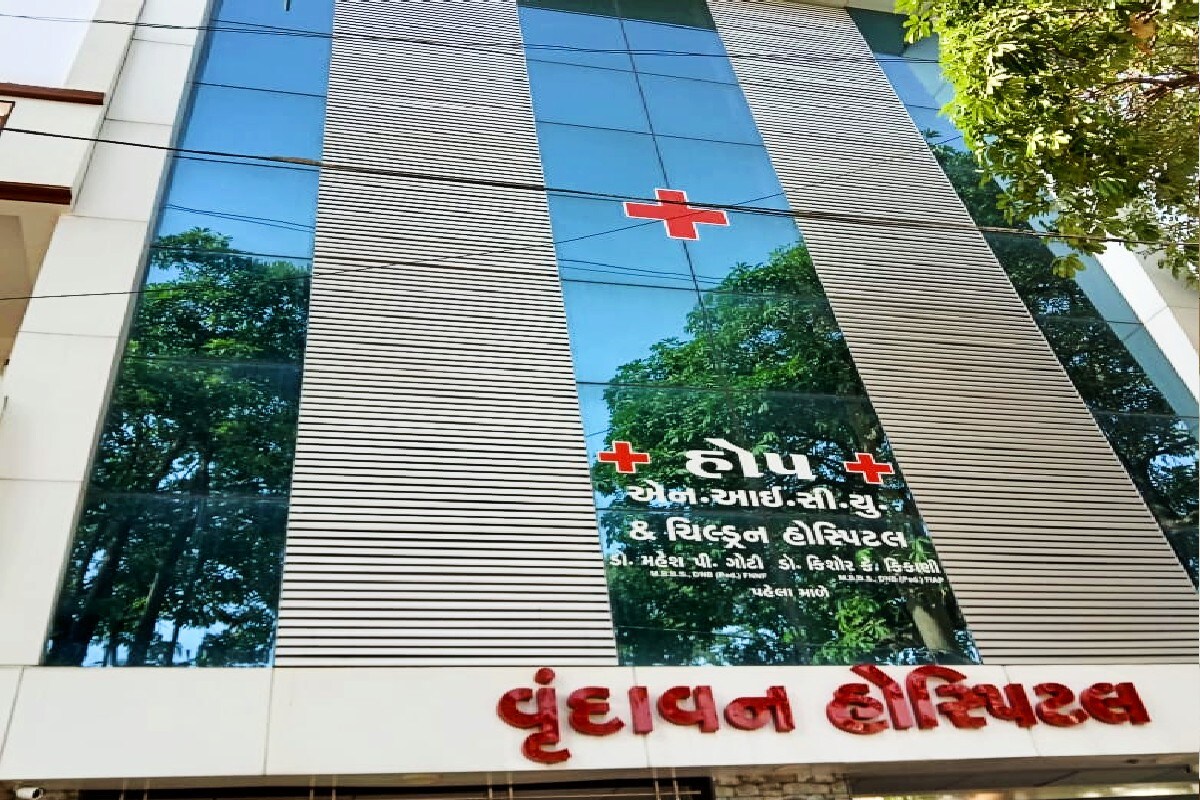 પાલિકાએ આયુષ્યમ આર્થોપેડિક હૉસ્પિટલ વરાછા, ડીએમ સુપર સ્ટોર્સ પુણા પાટીયા સુરત, આકાંક્ષા ચિલ્ડ્રન, ડીંડોલી, વિનાયક હૉસ્પિટલ, ગોડાદરા સુરત, નવજીવન મલ્ટી સ્પેશિયાલિટી, વેદાંત ગોડાદરા, શિફા ભાઠેાન, સારથી હૉસ્પિટલ રામપુરા પર કાર્યવાહી કરી હતી. પાલિકાએ આયુષ્યમ આર્થોપેડિક હૉસ્પિટલ વરાછા, ડીએમ સુપર સ્ટોર્સ પુણા પાટીયા સુરત, આકાંક્ષા ચિલ્ડ્રન, ડીંડોલી, વિનાયક હૉસ્પિટલ, ગોડાદરા સુરત, નવજીવન મલ્ટી સ્પેશિયાલિટી, વેદાંત ગોડાદરા, શિફા ભાઠેાન, સારથી હૉસ્પિટલ રામપુરા પર કાર્યવાહી કરી હતી.