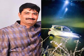 વ્યારા બિલ્ડર મર્ડર કેસ : બચાવવા પડેલા તરબૂચ વાળાને પણ ઝીંકી તલવાર, નહેરમાંથી મળી હત્યારાઓની KUV કાર