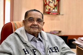 ગુજરાતી પુસ્તકોની પ્રકાશન સંસ્થા આર આર શેઠની કંપનીના સંચાલક ભગતભાઈ ભૂરાલાલ શેઠનું નિધન