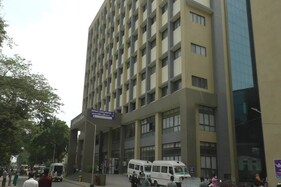 Tauktae cyclone: જામનગરમાં જીજી હોસ્પિટલ અને રીલાયન્સ કેસ સેન્ટરમાં વીજ અને ઓક્સીજનની ઓગોતરી વ્યવસ્થા