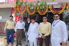 અમદાવાદ : માસ્ક વગર જોવા મળ્યા મેયર કિરીટ પરમાર, શું ભાજપના નેતાઓને નિયમ લાગુ પડતા નથી?