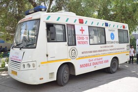 અમદાવાદ : ડાયાલિસીસની જરૂરિયાતવાળા કોરોના દર્દીઓ માટે મોબાઇલ ડાયાલિસીસ વાન સેવા શરૂ