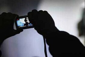 અમદાવાદ : કિશોરીનો કપડાં બદલતો વીડિયો વાયરલ કરનાર ઝડપાયો, જાણો કોણ છે આ યુવક અને કેમ કરી આવી હરકત?