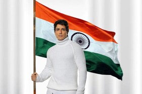 સોનૂ સૂદે અડધી રાત્રે લોકોને અપાવ્યાં હોસ્પિટલ બેડ, બોલ્યો- 'રાત્રે જાગવું પણ સારુ છે'