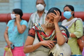 કોવિડની આર્થિક અસરઃ એક કરોડ લોકોએ નોકરી ગુમાવી, 97% પરિવારોની આવક ઘટી- CMIE